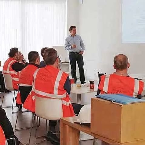 Club onderhoudsmanagers bezoekt VPK PAPER - SBM