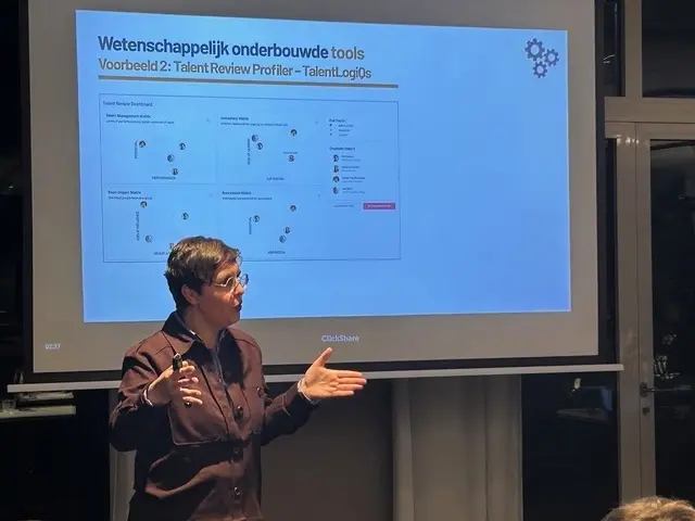 Ingrid De Backer tijdens HR-club sessie